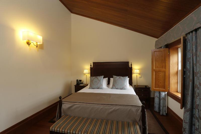 Standard Double Room image 4