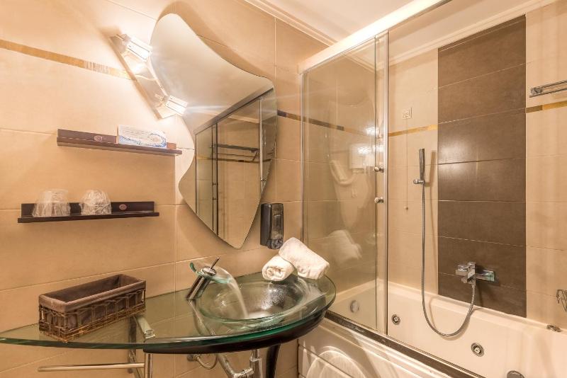 Double or Twin Room image 1