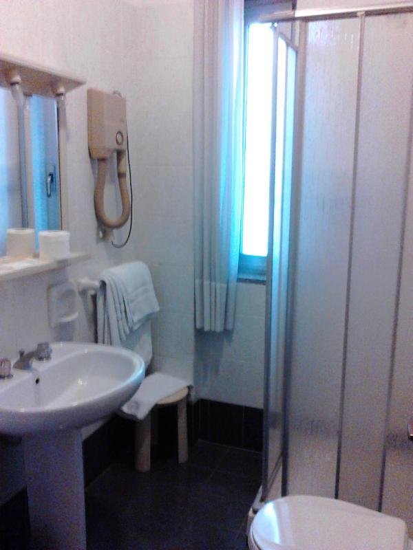 Double or Twin Room image 2
