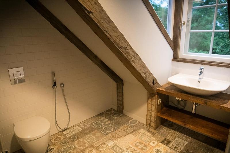 Twin Room with Private Bathroom image 4
