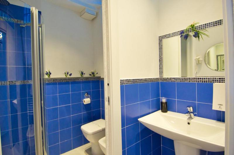 One-Bedroom Apartment with Private Garden image 2