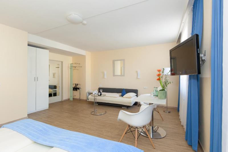 Triple Room image 2