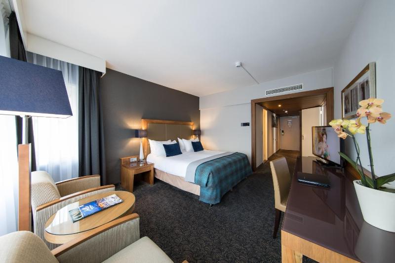 Suite image 3