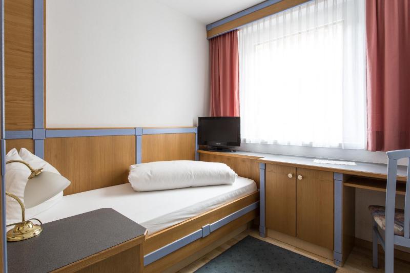 Single Room image 2