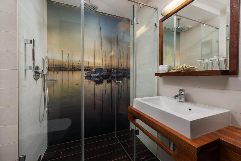 Double or Twin Room with Sea View image 3