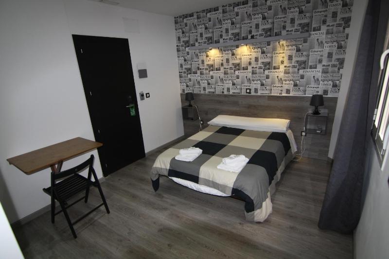 Hostal MH Fuencarral - image 10