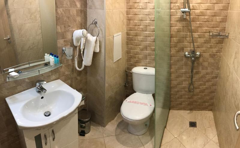 Single Room with Sea View image 4