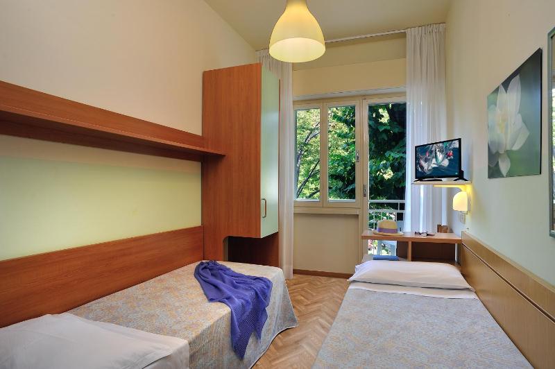 Standard Double or Twin Room image 2