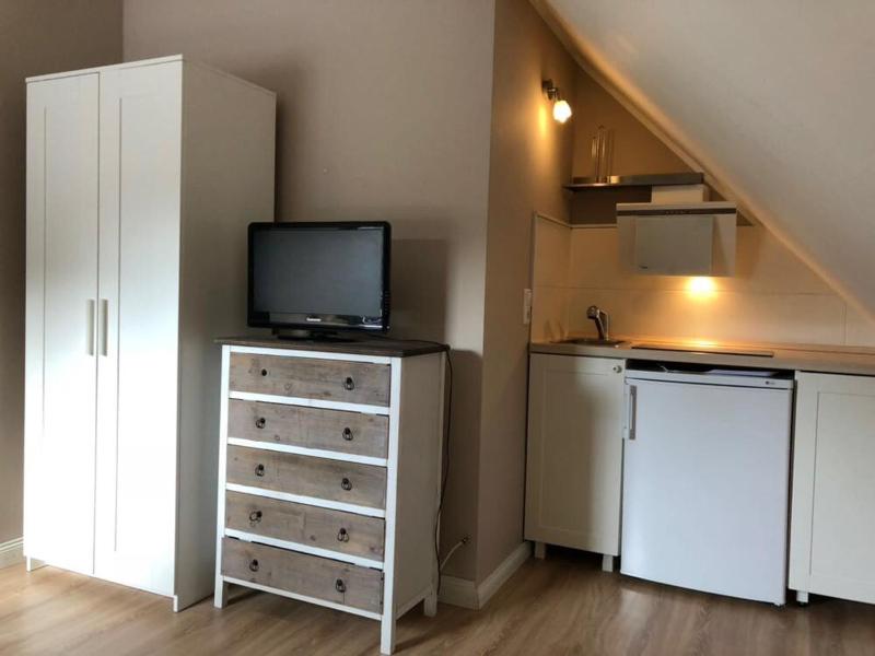 Single Room image 3