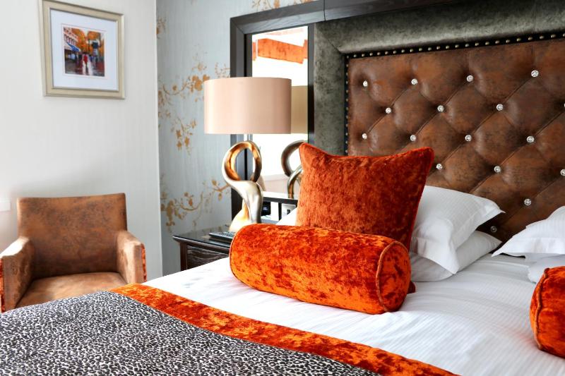 Double Room image 3