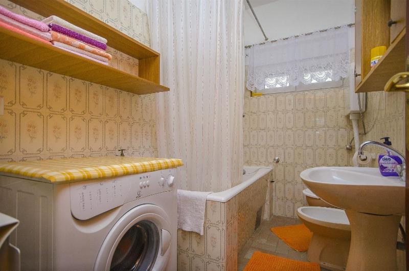 Four-Bedroom Holiday Home image 3