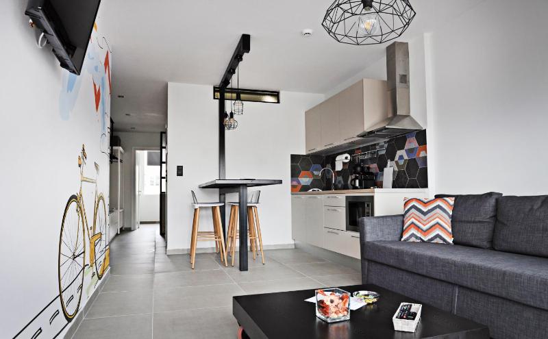 Deluxe Family Suite with Terrace image 2