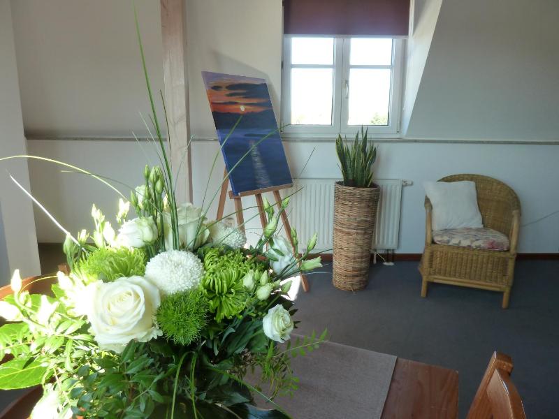 One-Bedroom Apartment image 2