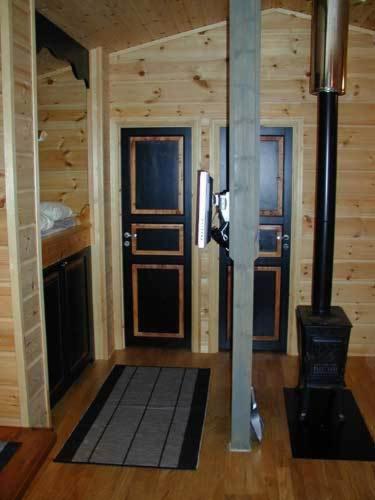 Two-Bedroom Cottage image 3