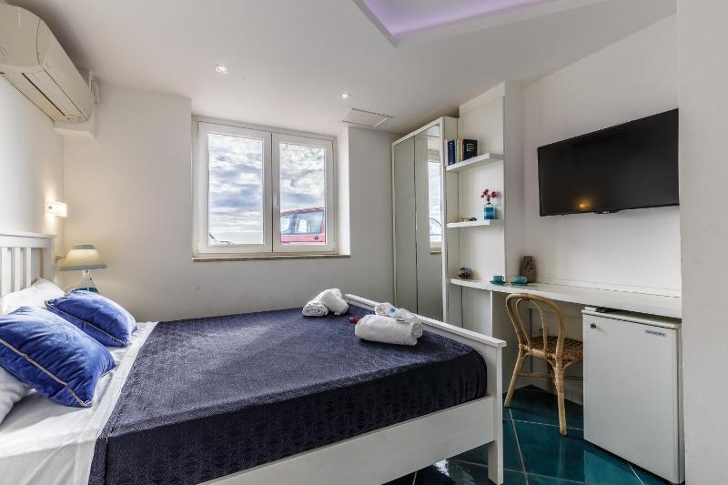 Beach Hotel 14Leoni b&b - image 16