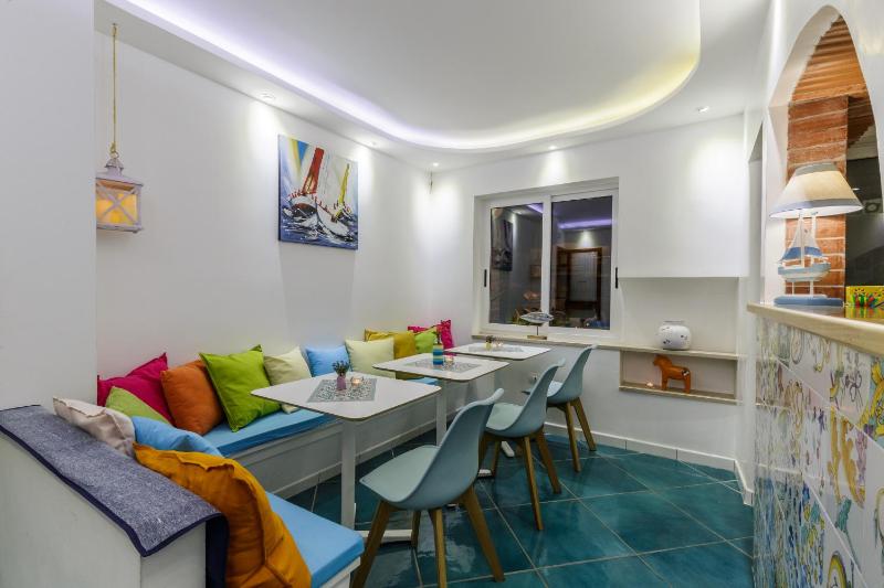 Triple Room with Private Bathroom image 4