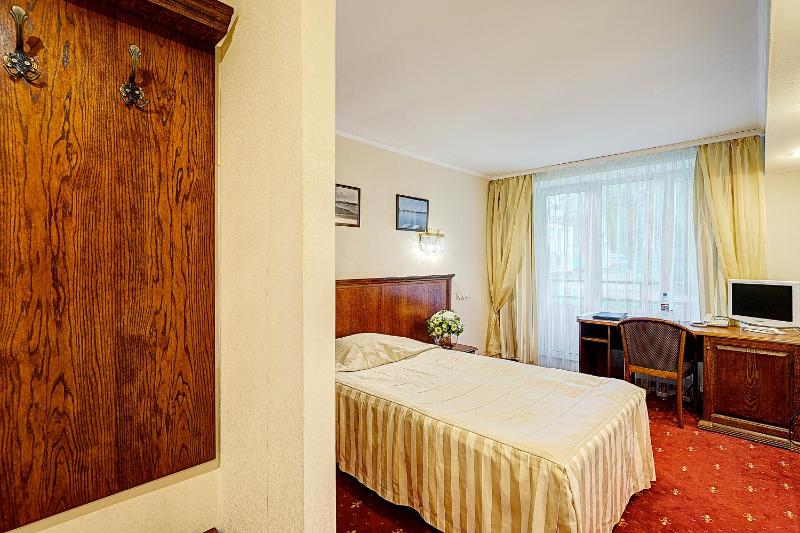 Standard Single Room image 2