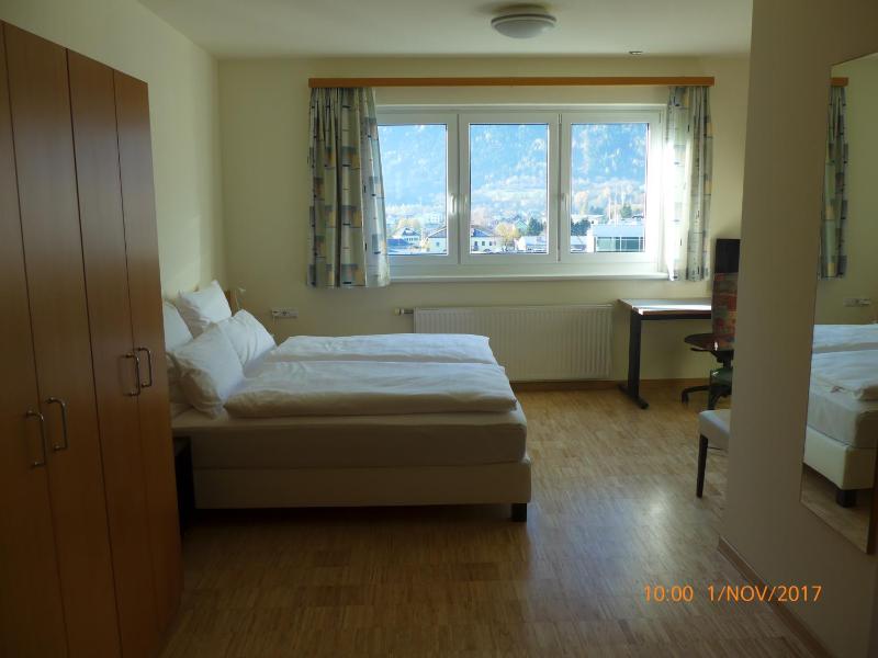 Double Room image 4