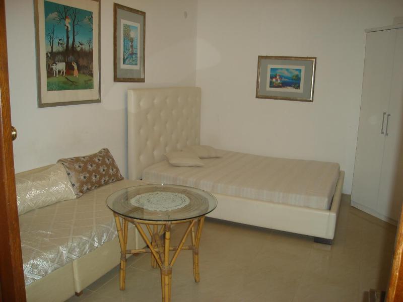 Studio Apartment image 3