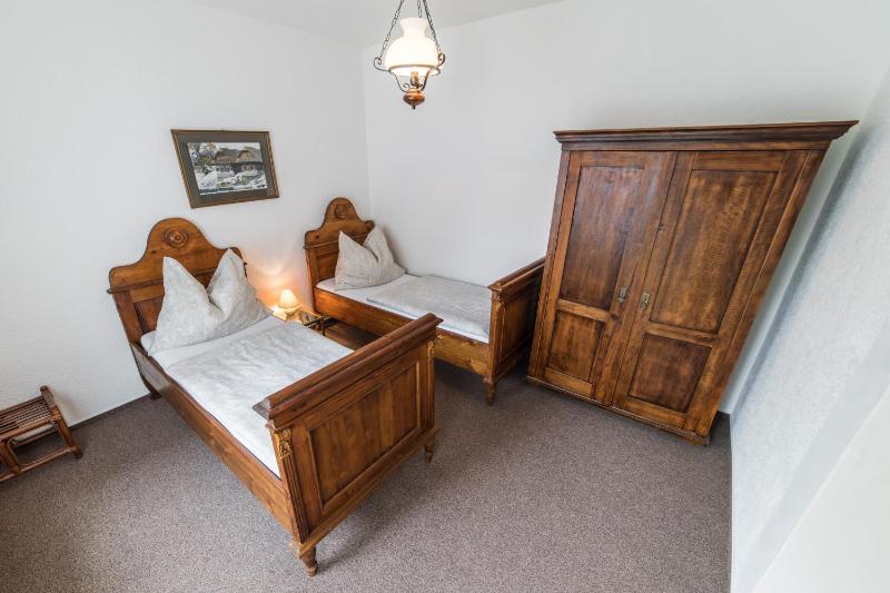 Double or Twin Room with Private Bathroom image 1