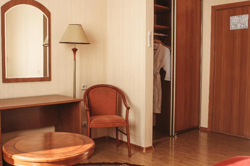 Standard Double Room image 2