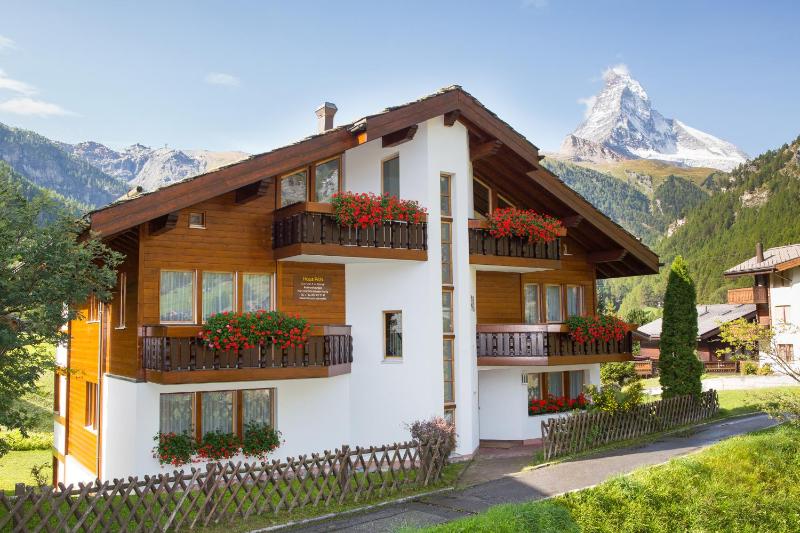 One-Bedroom Apartment with Matterhorn View image 2