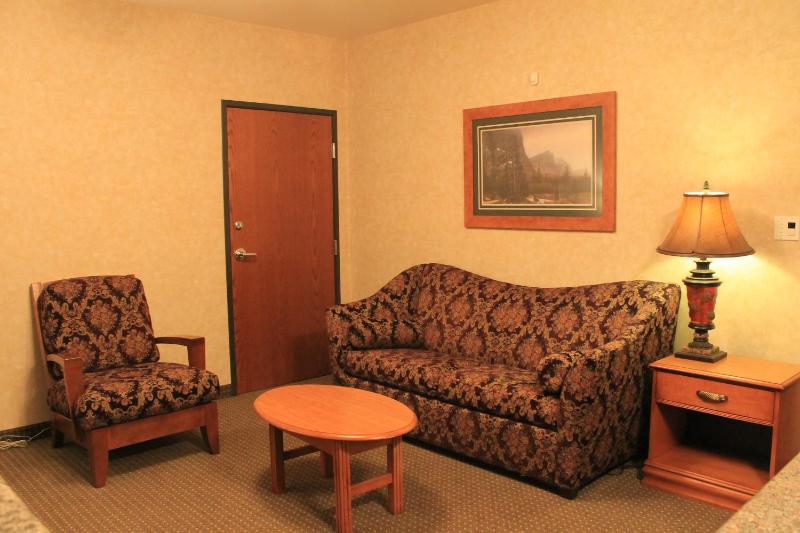 Queen Suite image 2
