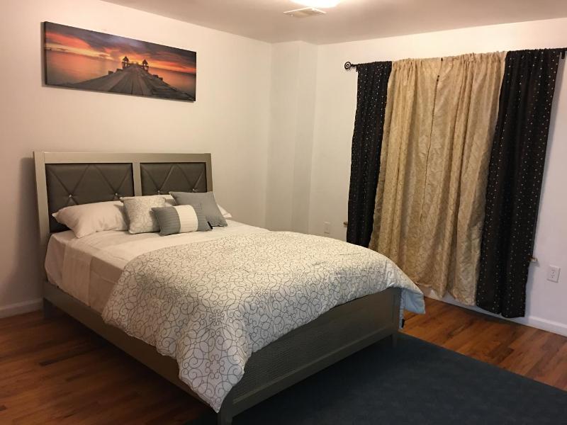 Deluxe Queen Suite image 4