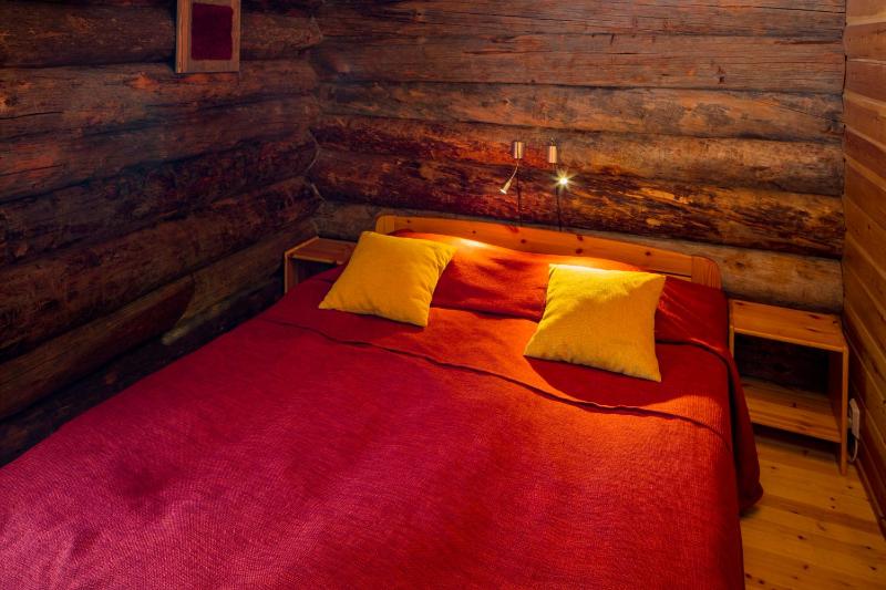 Three-Bedroom Cottage with Sauna image 4