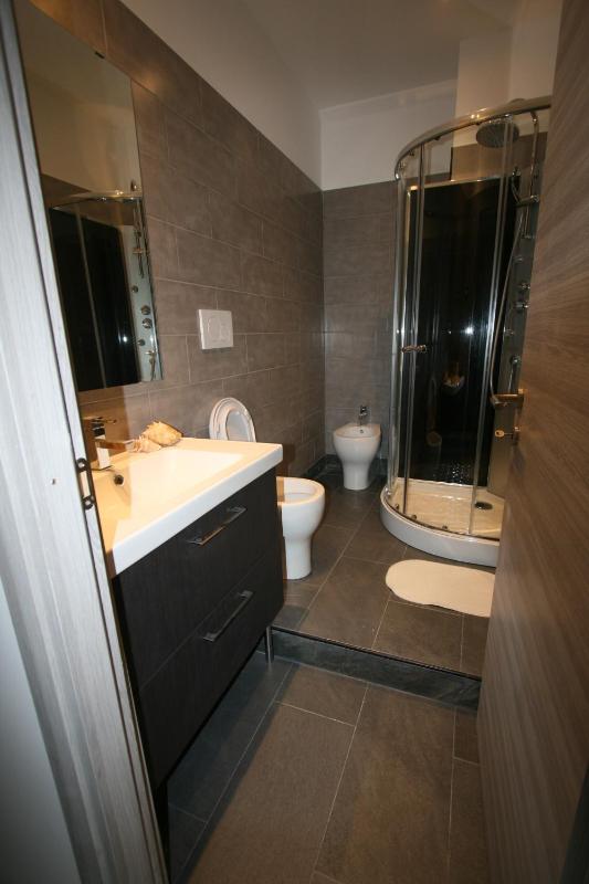 Double Room with Private External Bathroom image 4