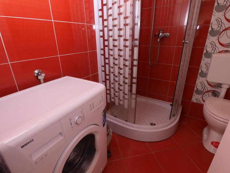 Studio Apartment image 3