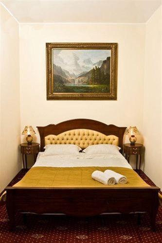 Single Room image 3