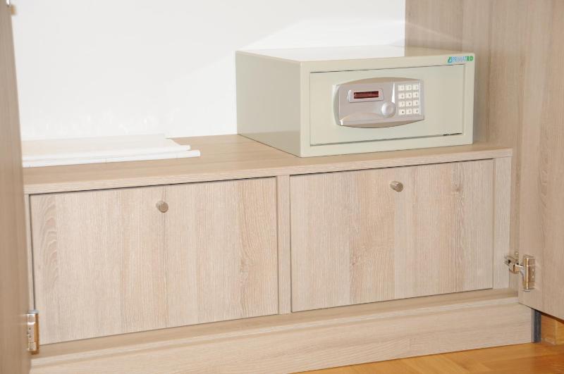 One-Bedroom Suite image 2