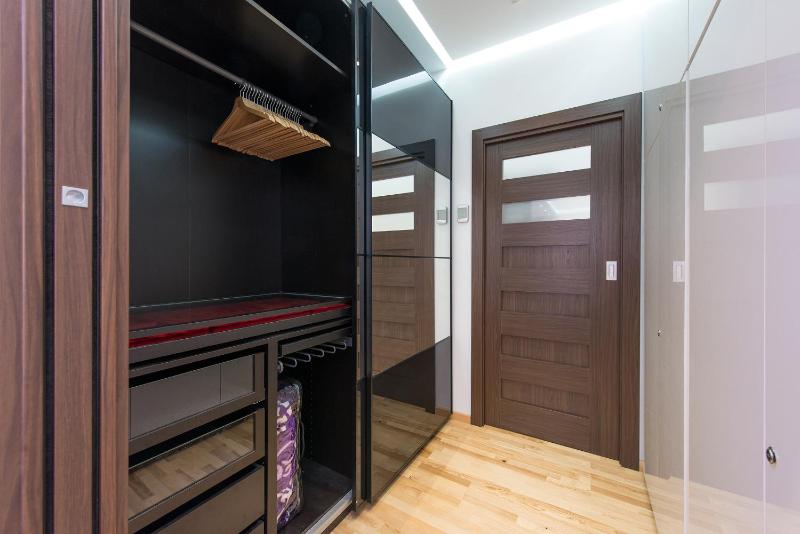 Superior One-Bedroom Apartment - 21/21a Rynek Starego Miasta Street image 3