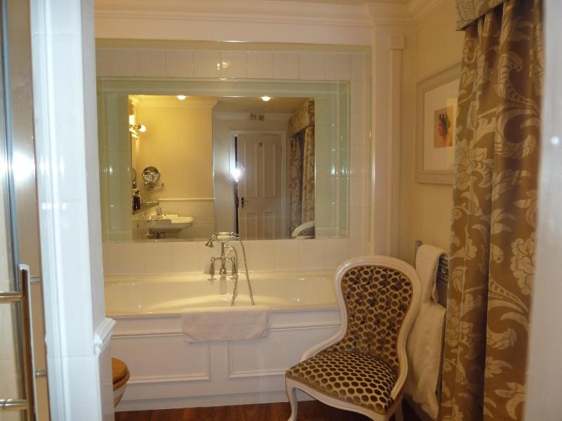 Superior Double Room image 3