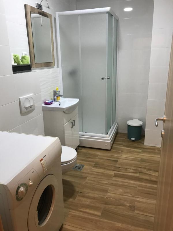 Studio Apartment image 3