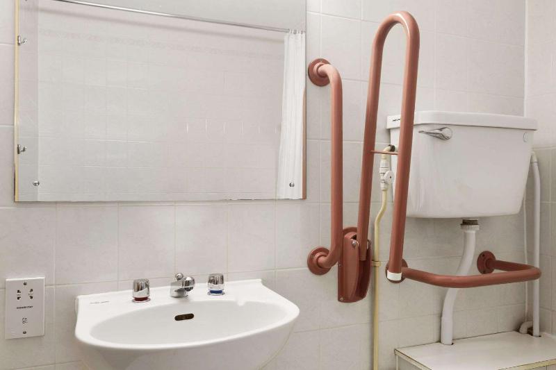 Twin Room - Disability Access image 3