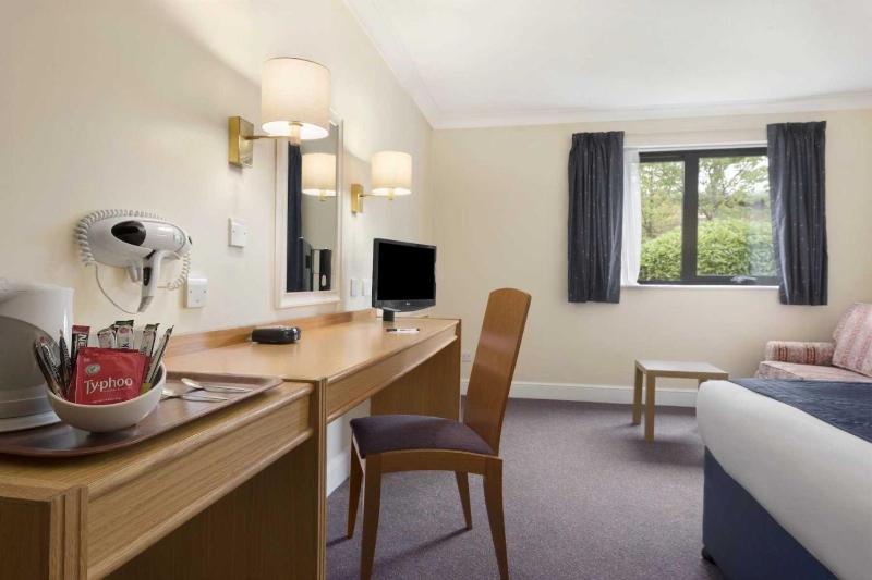Family Room (One Double & Two Singles) image 4