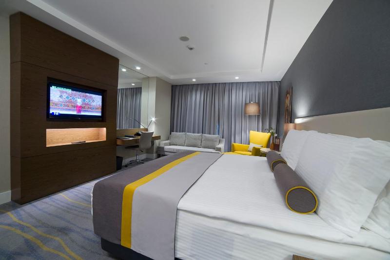 Executive Room image 4