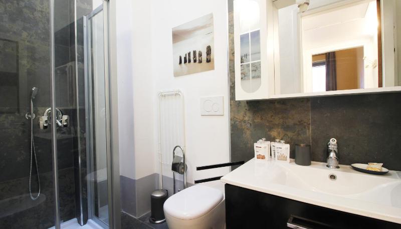 Studio Apartment image 4