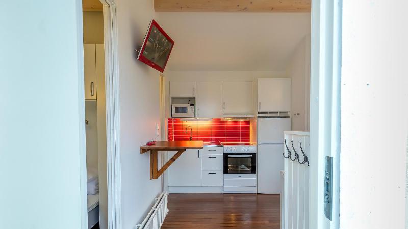 Two-Bedroom Cottage image 4
