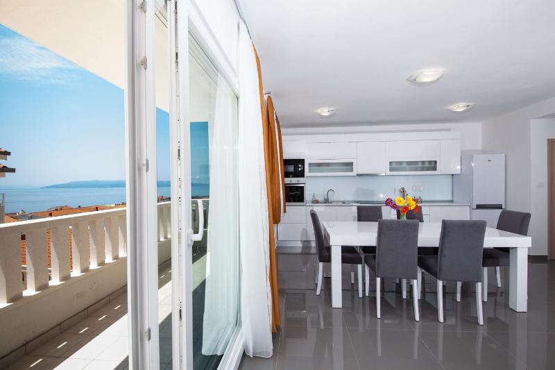 Apartment with Sea View image 2