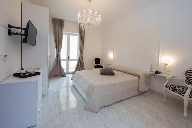 Superior Double Room image 3