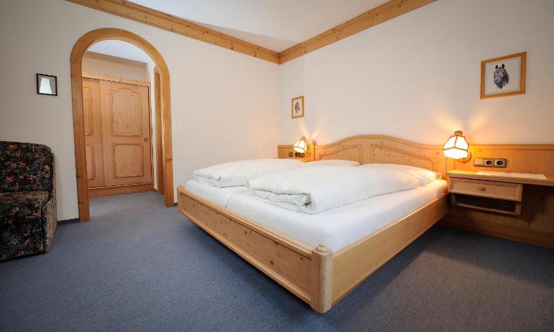 Double Room image 3