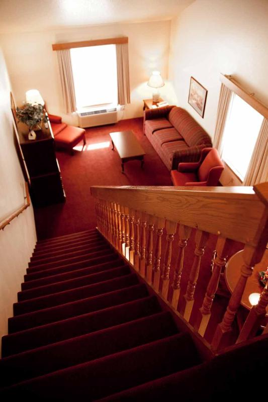 Loft Queen Suite with Sofa Bed - Non-Smoking image 4