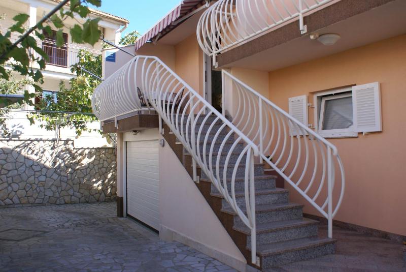 Apartment image 3