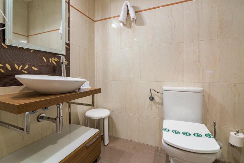Single Room image 3
