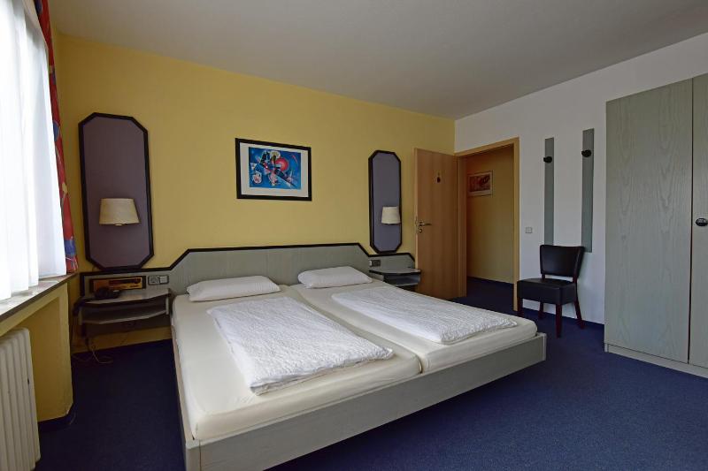Double Room image 2