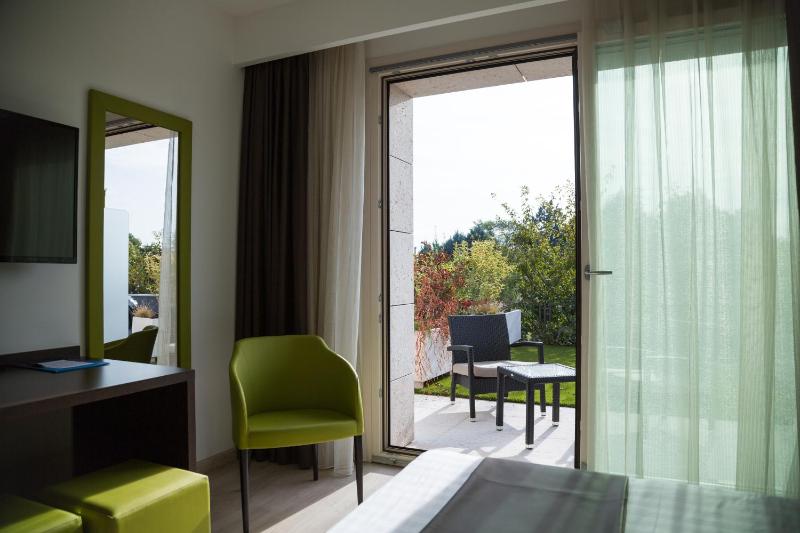Superior Double Room with Terrace image 3