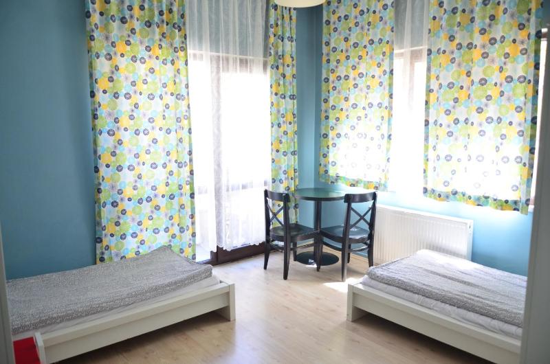 Standard Twin Room image 3